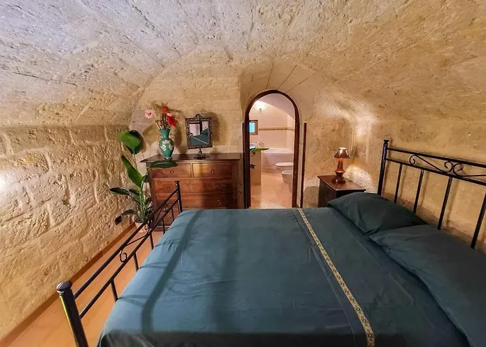 Sofia Apartment With Balcone Near Bari Old Town And Center Bari