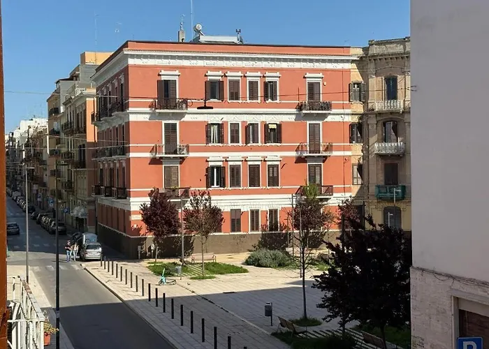 Sofia Bivani Con Balcone Vicino Vecchia * Bari